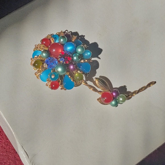 Vintage Jewelry - Vintage Miriam Haskell era brooch filigree flower